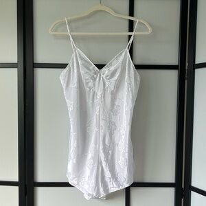 [M] Vintage Lingerie Slip Short Romper In A Sheen White Satin Floral Pattern